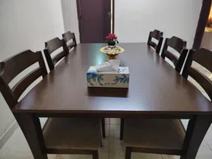 طاولة . سفرة