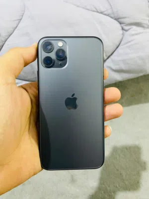 ايفون 11برو حاله ممتازه شوف وقلب
