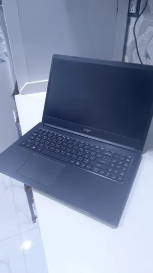 لابتور acer رامات 4 DDR4 ذاكره واحد تيره HDD حجم الشاشه 15.6 المعالج 64x نضافه اللابتوب 80٪ مستعمل