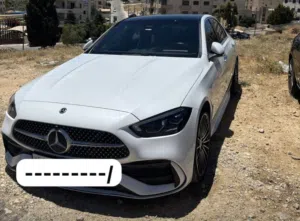 سياره مرسيدس 2022 لون ابيض