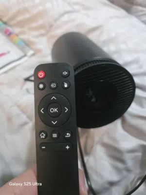 بروجكتور  بدقه 4k support  & 1080 native  بدقه عاليه جدا  للبيع كميه محدوده