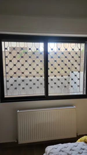 باب المونيوم وشباك دبل جلاس