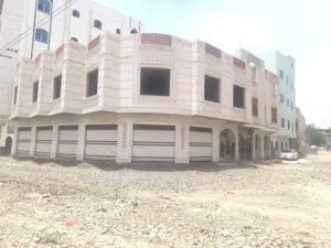 عماره تجاريه استثمارية سكنية في صنعاء جنوب العاصمه صنعاء قريب شارع تعز