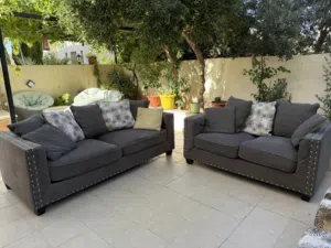 طقم كنبايات Ashley بحالة ممتازة للبيع