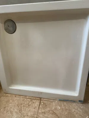 حوض دوش قدم مغلق