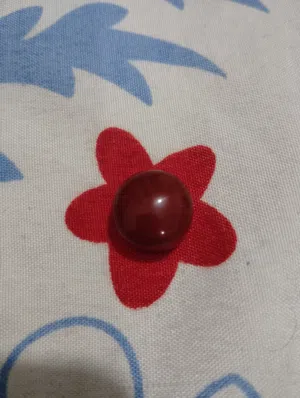 حجر عقيق يمني نافذ للضوء ممكن يستخدم فص لخاتم أو سلسه أو انسيال