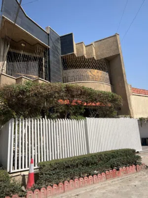 منزل للبيع واجهه مساحه 170 متر واجهه 8.5 والنزال 20 ركن طابو