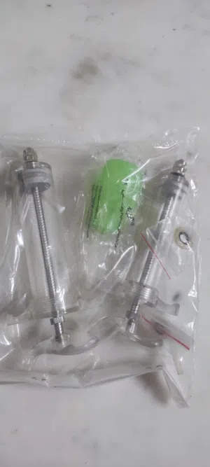 ابرة زغ للطيور الببغاءات وغيرها