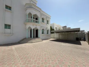 300 m2 3 Bedrooms Apartments for Rent in Muscat Al Khoud