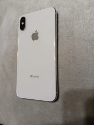 IPhone xs 512 بسعر مميز