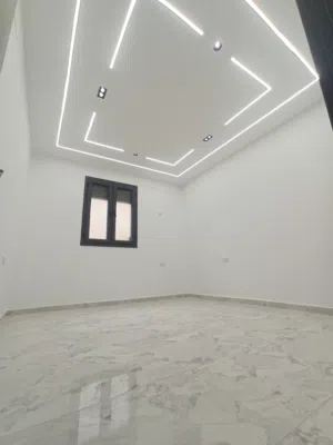 شقة للبيع حي سكني هادئ وراقي بسند ملكية شهادة عقارية الدور التاني