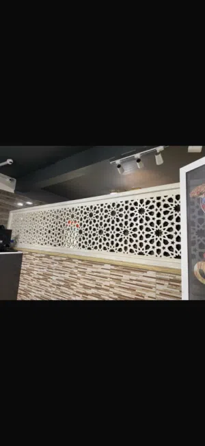 ديكور خشب فاصل للمطاعم والبيوت
