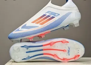 حذاء F50 جديد أصلي بس عرض قوي ينتهي بعد يومين