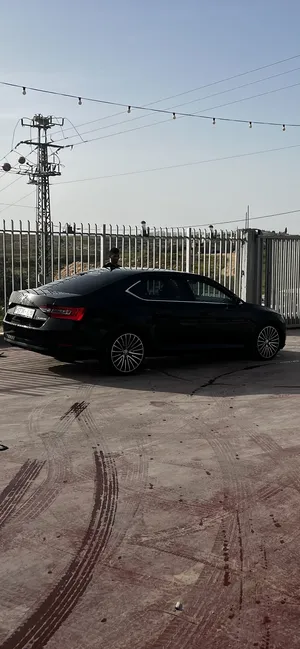 سكودا-سوبيربb8