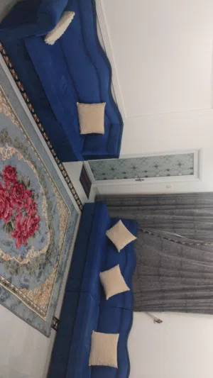 صوفا مستعملة بحالة جيدة