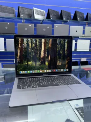 Apple MacBook Pro A1989 Touch Bar i7 16/256gb