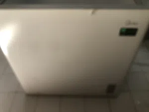 فريزر نوع ميديا حاله جيده 30 دينار