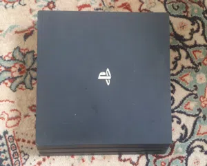 بليستيشن 4 برو خش على الوصف مع 2 ايدين أمورهم تمام  بإذن الله