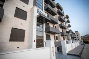 شقة فاخرة للبيع بسعر مغري في ابو علندا طابق ثاني جديدة لم تسكن قابل للتفاوض