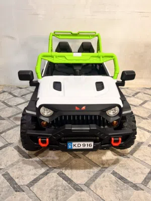 للبيع سيارة أطفال كهربائية حجم وسط