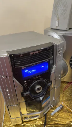 سماعة/مسجل شارب (SHARP) بحالة ممتازة للبيع