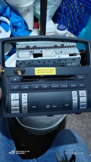 Mitsubishi pajero sound system CD..fm  mp3 player