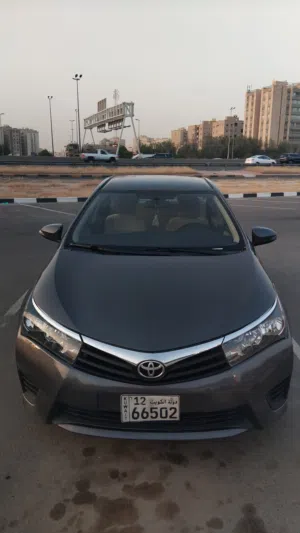 للبيع تويوتا كورلا 2014 الماكينة الصغيره 1600CC الفحص مرفق مع الصور فحص الضمان