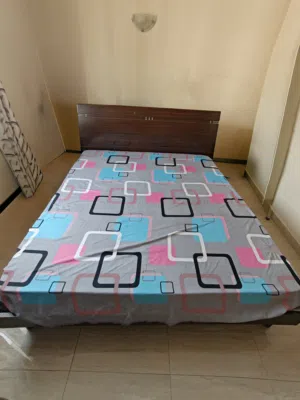 King bed in good condition MUCH REDUCE PRICE