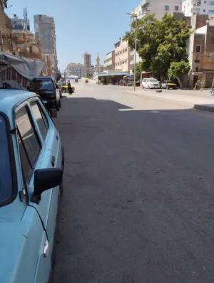 شقة لقطه من المالك مباشرة على شارع رئيسي قريبة من محور المحمودية وجميع الخدمات