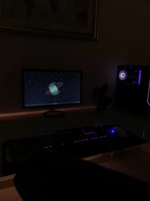 PC Gaming نظيف جداً مع الشاشة والكيبورد – استخدام خفيف