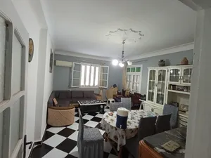 5 Bedrooms . 3 Bathrooms . 263 m20
