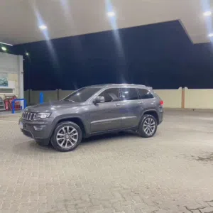 Used Jeep Grand Cherokee in Muscat