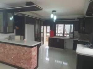 للايجار شقة غير مفروشة  175 متر  بالارسال