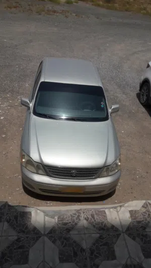 تويوتا أفالون 2000