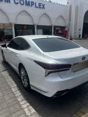 Used Lexus LS in Al Dakhiliya