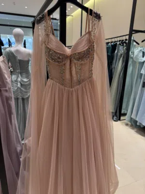 فستان فخم ينفع سهره او ملكه وخطبه