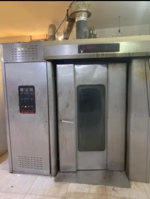 مخبز بكامل معداته صناعه ايطاليه للبيع