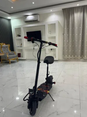 اسكوتر كهربائي شبه جديد للبيع
