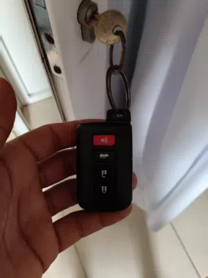 مفتاح ريموت  كرولا اقبل البدل وكشافات رنجات فيتارا طاسات