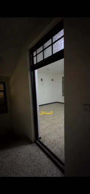 شقة سكنيه طابق اول في منطقة الوزيرية - شارع الزهاوي
