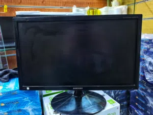 شاشة Samsung أصلية للبيع 22 بوصه