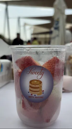 الفراولة الطازجة مع الجوكلت الذيذ