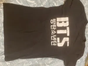 تيشيرت btsمستعمل  قياس صغير