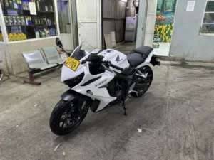هوندا CBR650R قمة فالنظافة بدون حوادث