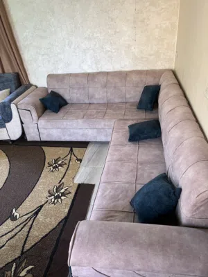 البني حاله جيده الأزرق حاله متوسطه