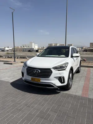 Used Hyundai Grand Santa Fe in Muscat