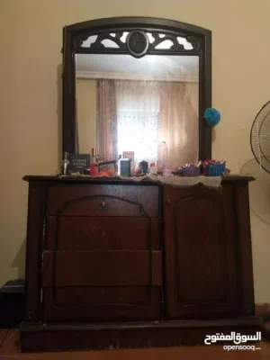 غرفة نوم تفصيل بحالة ممتازة للبيع