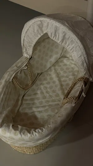 سلة أطفال - moses basket