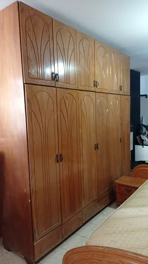غرفة نوم من ثلاث قطع خشب قوي