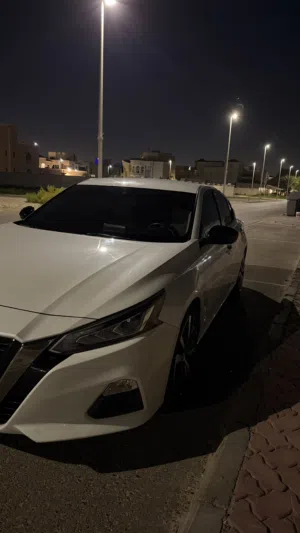 نيشان التيما موديل 2020